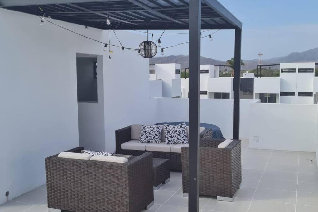 Bonito Penthouse Con Roof Garden Apartment มานซานิโญ ภายนอก รูปภาพ